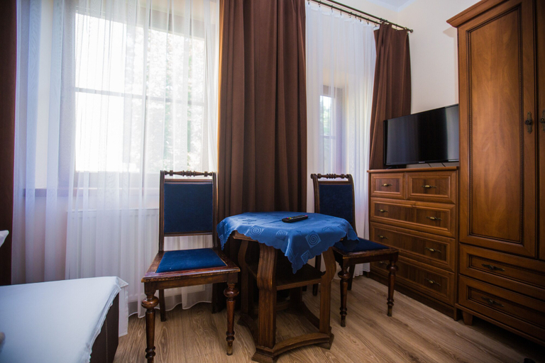 Others 5, Pod Kasztanami, Świnoujście