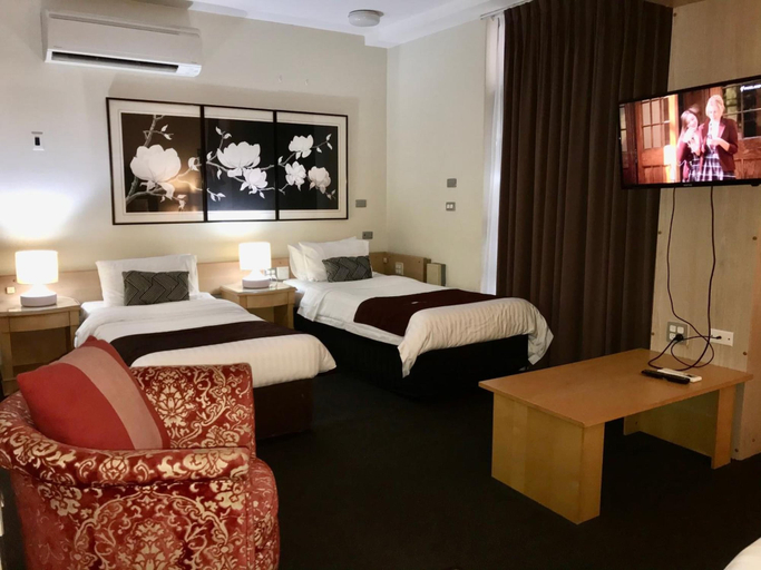 Bedroom 3, Mariners Court Hotel Sydney, Sydney