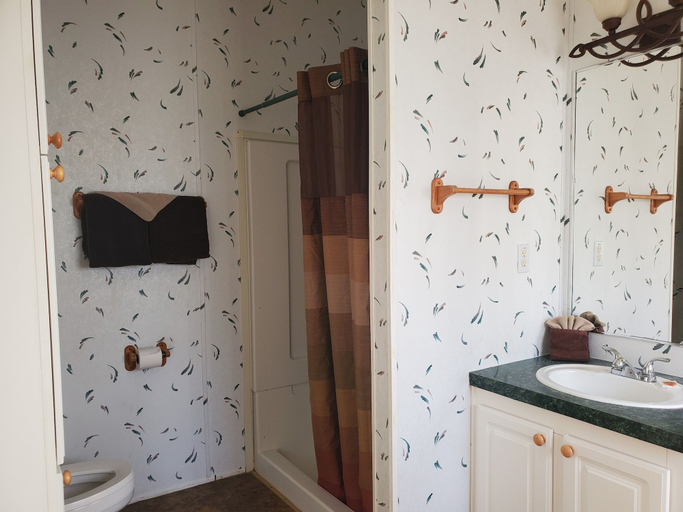 Bathroom 4, Thunderbird Resort & Event Center, Burnet