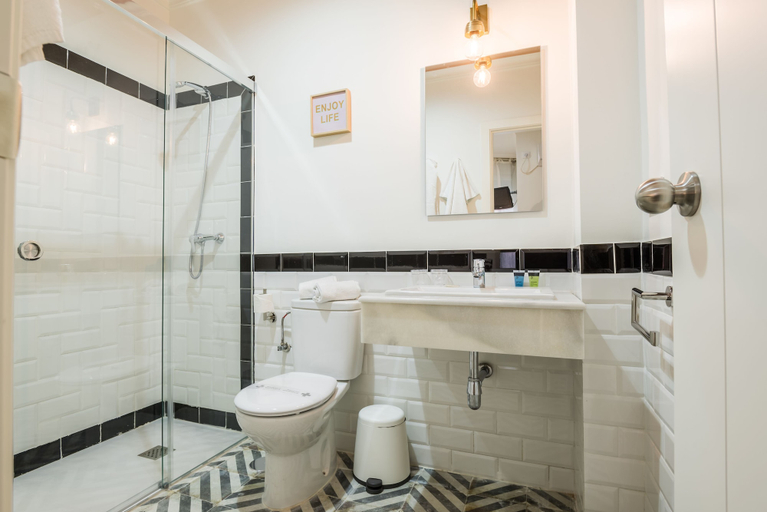 Bathroom 3, nüa alameda, Sevilla