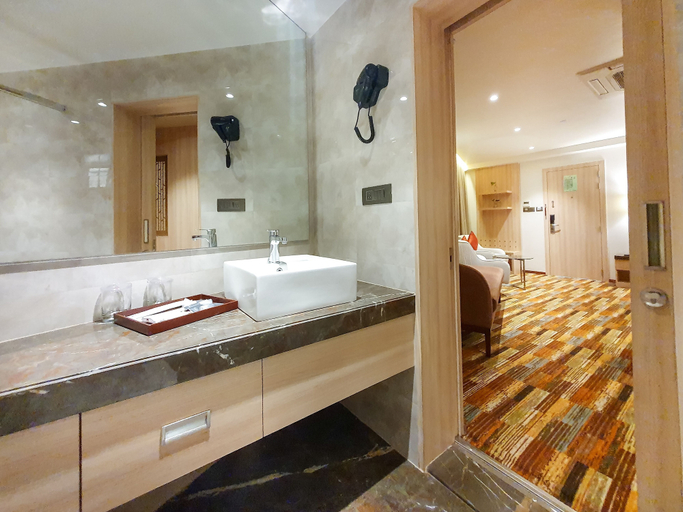 Bathroom 5, The Orchid Lonavala, Pune
