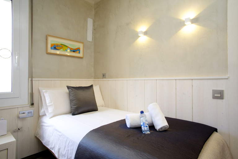 Bedroom 2, BarcelonaForRent Market Suites, Barcelona
