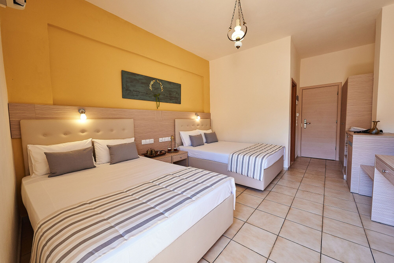 Bedroom 3, Thalia deco City & Beach Hotel, Crete