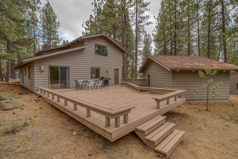Exterior & Views 2, Lookout 3, Deschutes