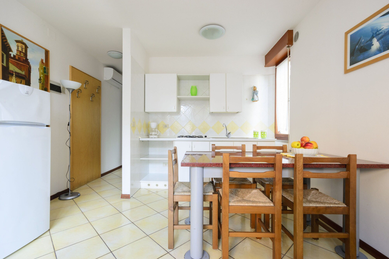 In-room dining 2, Villa Erica, Udine