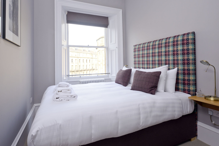 Bedroom 3, Destiny Scotland - Distillers House, Edinburgh