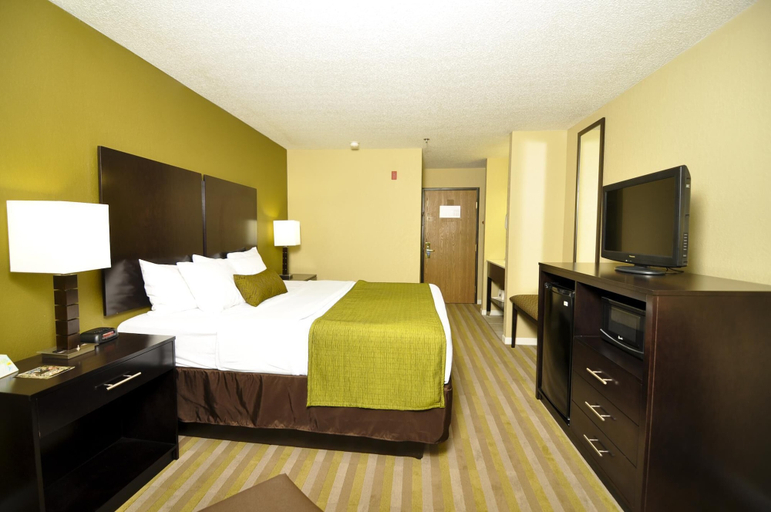 Bedroom 3, Best Western Norwalk, Huron