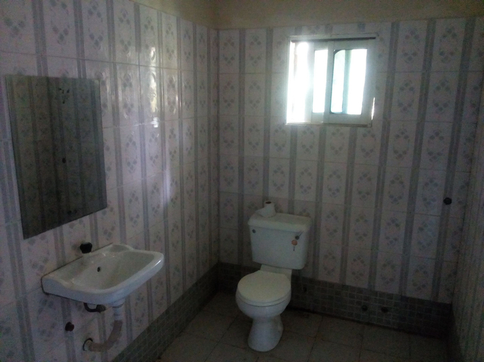 Bathroom 3, Kinondoni Diamond Hotel, Malindi