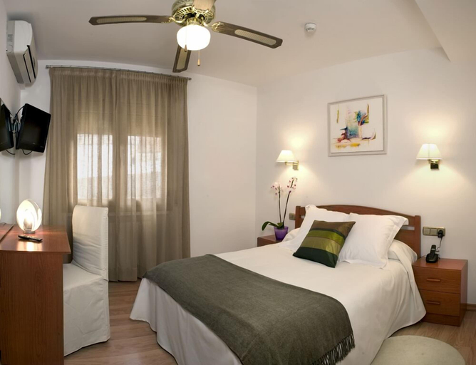 Bedroom 3, Hotel Porta d'Alella, Barcelona