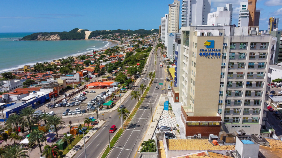 Exterior & Views 13