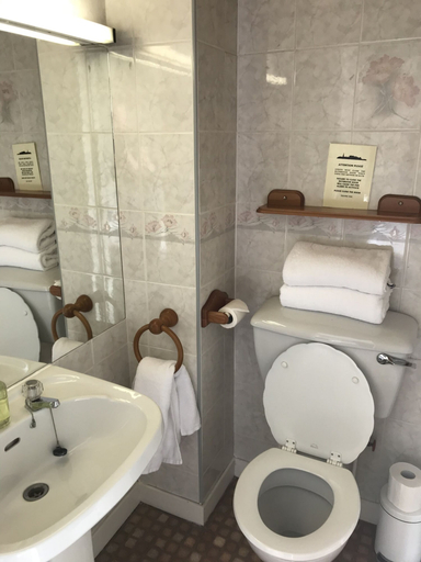 Bathroom, Dorstan House, Edinburgh