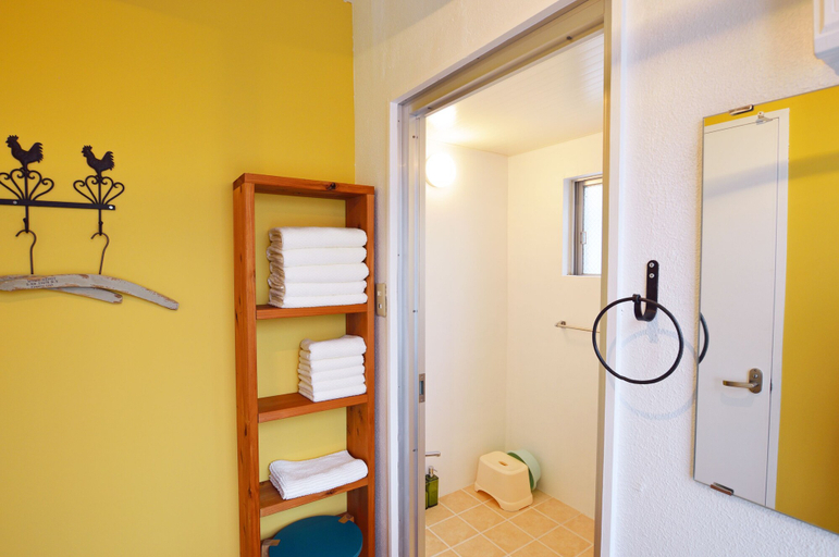 Bathroom 3, Douce, Ginowan