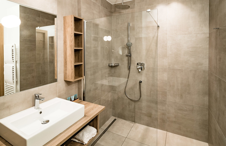 Bathroom 5, Albergo Plattenhof, Bolzano