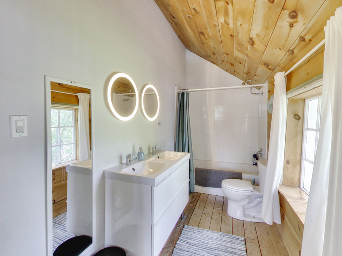 Bathroom 4, Historical Stockdale Mill, Hastings