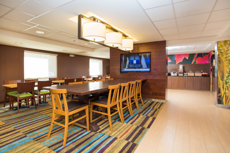 Food & Drinks 4, Fairfield by Marriott Inn & Suites Raynham Middleborough/Plymouth, Plymouth
