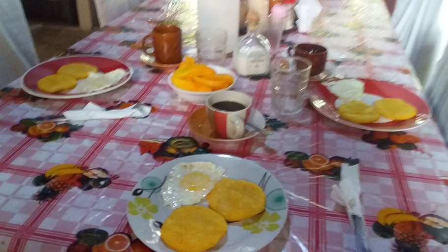 Food & Drinks, Hospedaje Yaquelin, Tonosí