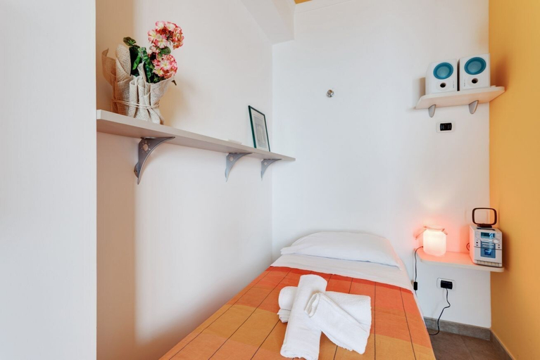 Others 3, Taormina Panoramic Seaview Apartment, Messina