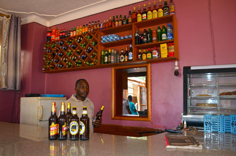 Food & Drinks
