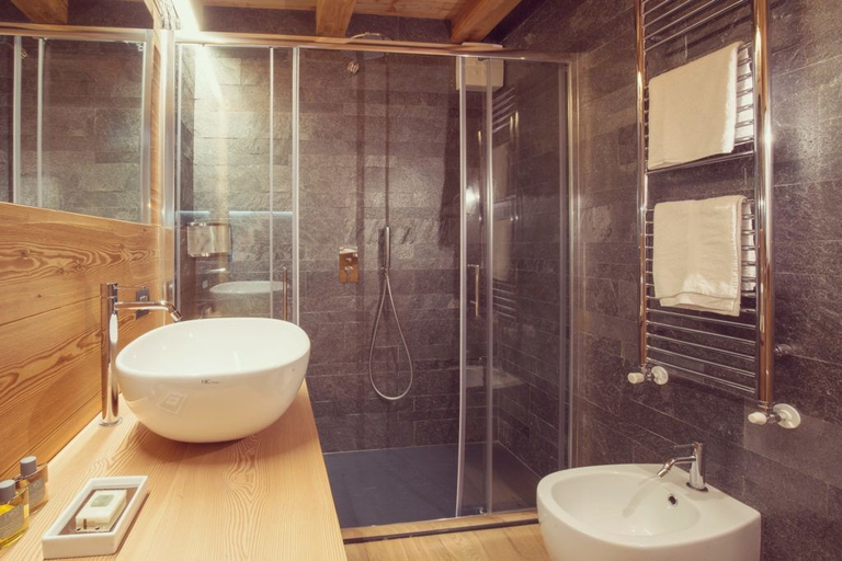 Bathroom 4, Hotel Centrale, Trento