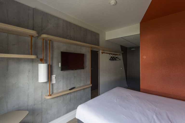 Bedroom 3, ibis budget Senlis, Oise