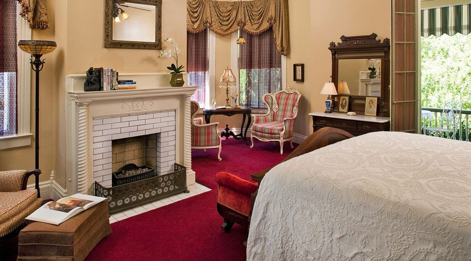Bedroom 2, Devereaux Shields House, Adams