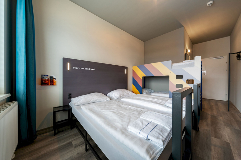 Bedroom 4, a&o Graz Hauptbahnhof - Hostel, Graz