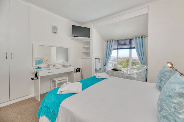 Bedroom 4, Mermaid Guest House, Overberg
