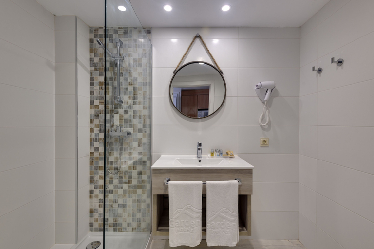 Bathroom 5, Aparthotel Green Garden, Baleares