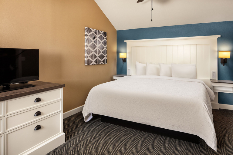Bedroom 3, Waterside Suites & Marina, Monroe