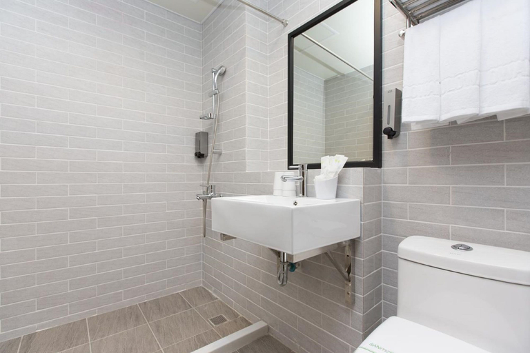 Bathroom 5, Bulowan Hotel, Hualien