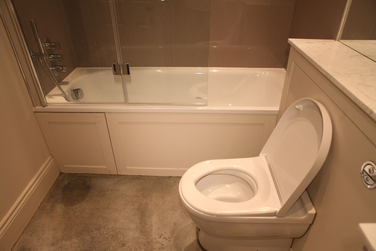 Bathroom 3, Metro Star, London