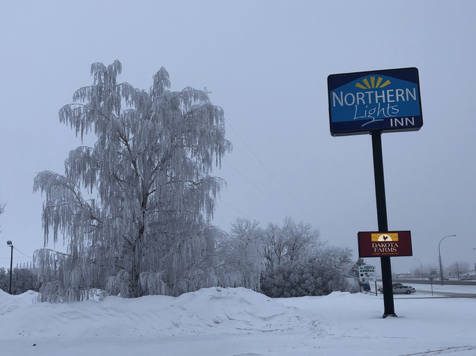 Exterior & Views 2, Northern Lights Inn Rugby, Pierce
