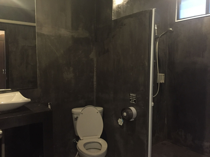 Bathroom 3, Baan Suan Ta Hotel, Ko Phangan
