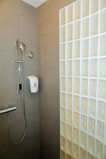 Bathroom 5, Holiday Inn Express HONG KONG MONGKOK by IHG, Kowloon