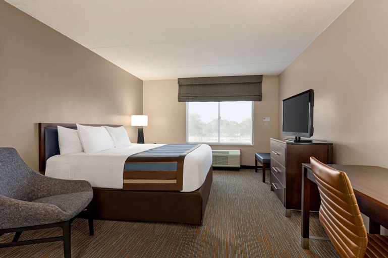 Bedroom 3, Wingate by Wyndham - Wilmington, New Hanover