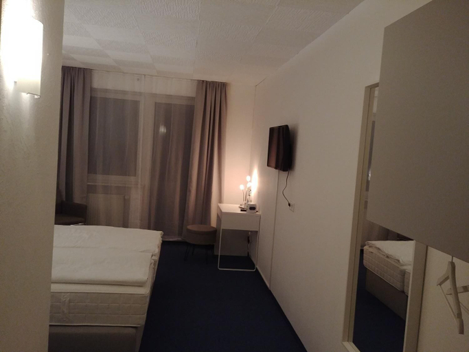 Bedroom 4, Hotel Panorama, Coburg