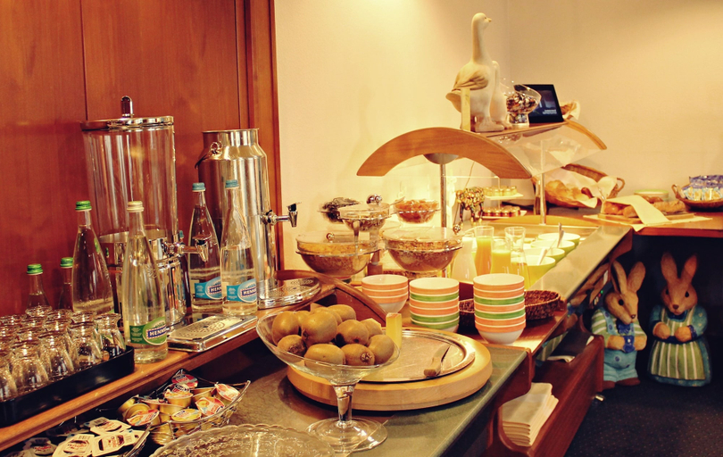 Food & Drinks 5, The New Midi, Genève