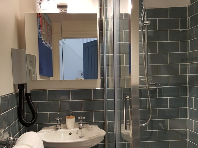 Bathroom 3, The Natterjack Inn, Somerset