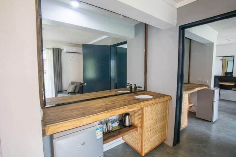 Bathroom 4, Club Fiji Resort, Ba