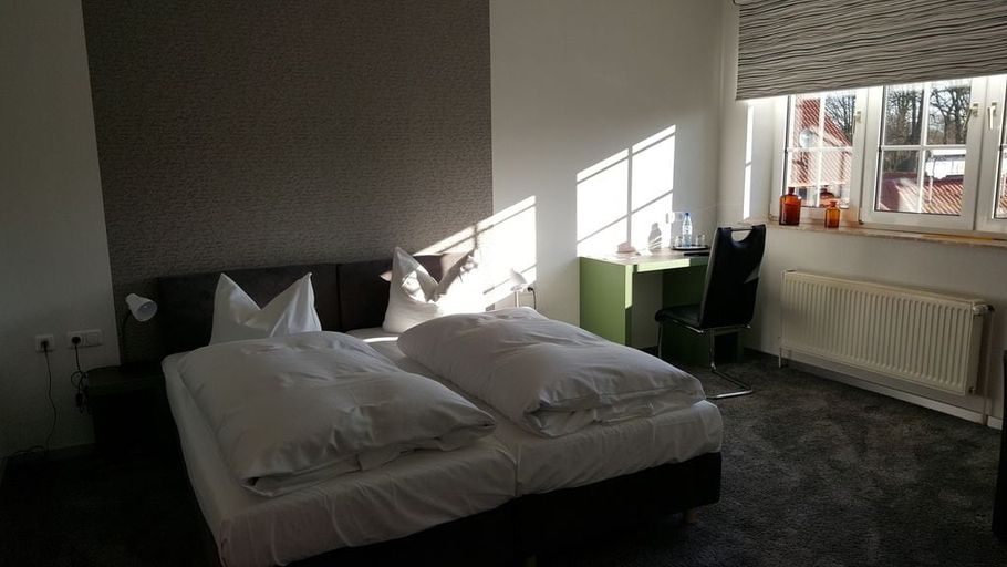 Bedroom 2, Landhaus Feyen, Aurich