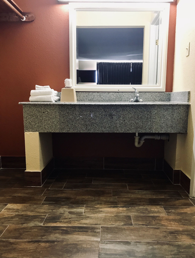 Others 5, Executive Inn, Miller