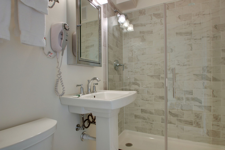 Bathroom 4, The Knickerbocker on the Lake, Milwaukee