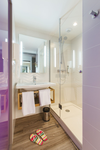 Bathroom, ibis Styles Les Sables - Olonne Sur Mer, Vendée