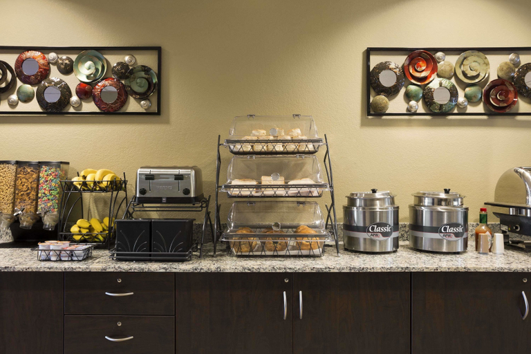 Food & Drinks 5, Microtel Inn & Suites by Wyndham Carrollton, Carroll