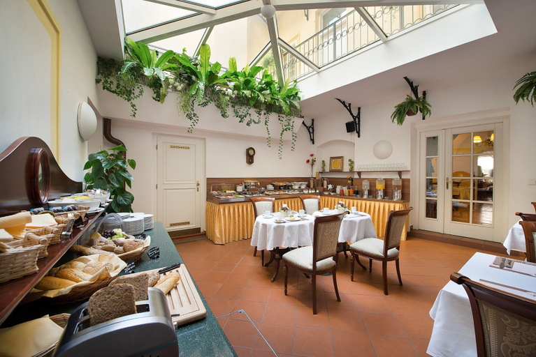 Food & Drinks 5, Boutique Hotel Constans, Praha 6