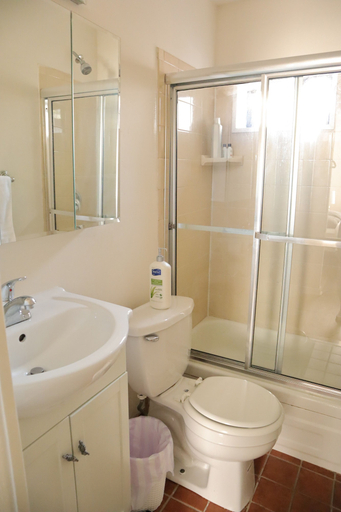Bathroom 3, Rittenhouse Suites, Philadelphia