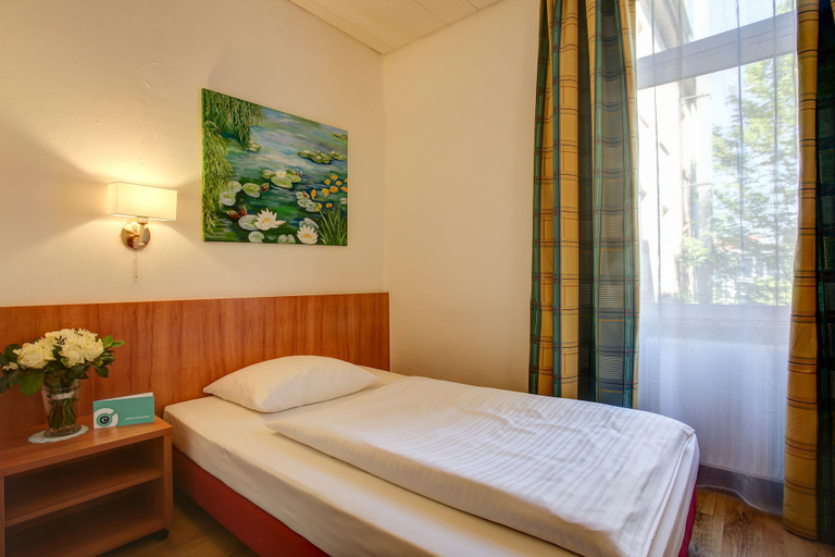 Bedroom 2, Trip Inn Blankenburg (ehemals Centro Hotel Blankenburg by INA), Karlsruhe