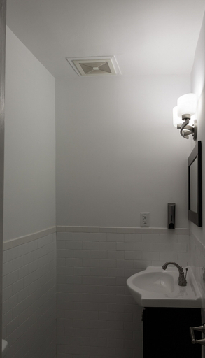 Bathroom 4, The Central Park North, New York