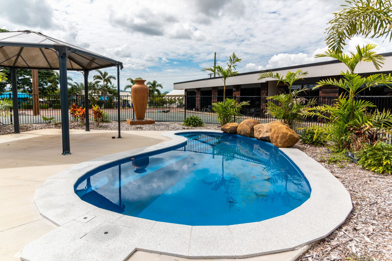 Sport & Beauty 5, Opal Ridge Motel, Bowen