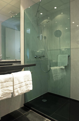 Bathroom 4, Escale Oceania Vannes, Morbihan